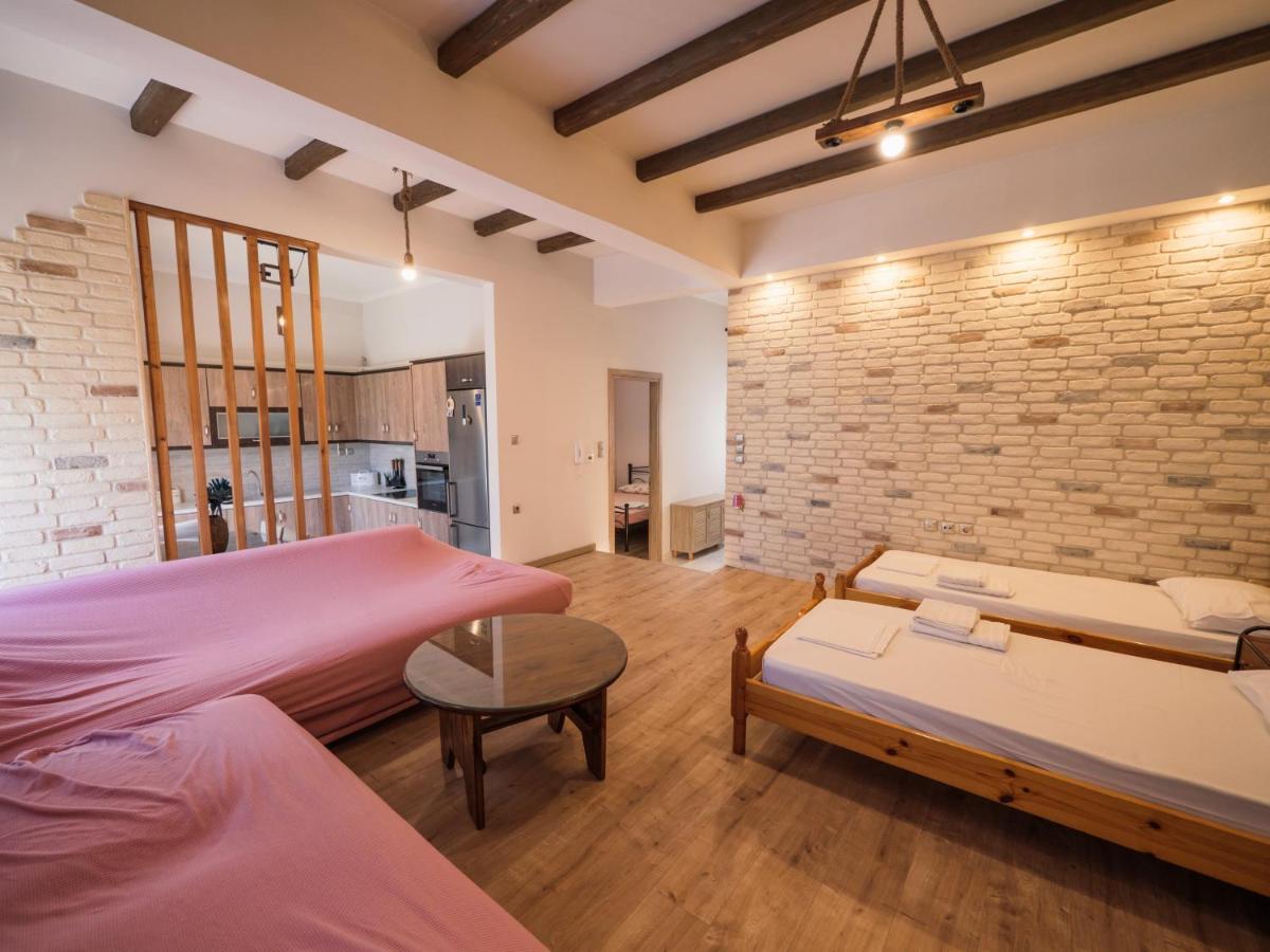 Kellys Cozy One Bedroom House Next To The Beach Ikonomianika Ngoại thất bức ảnh