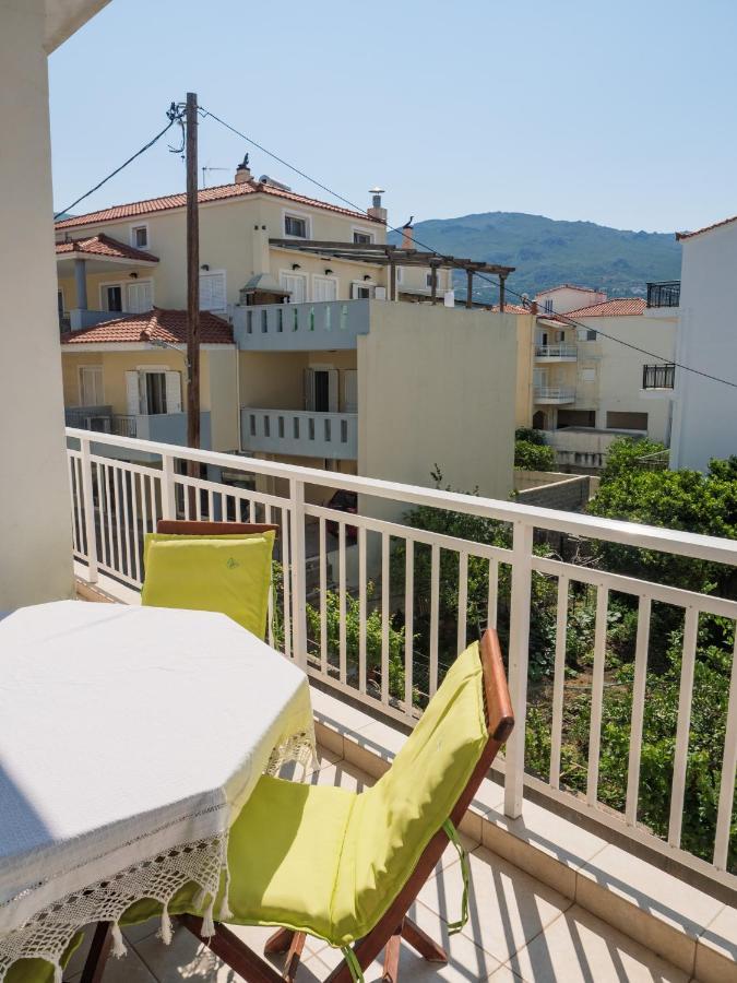 Kellys Cozy One Bedroom House Next To The Beach Ikonomianika Ngoại thất bức ảnh